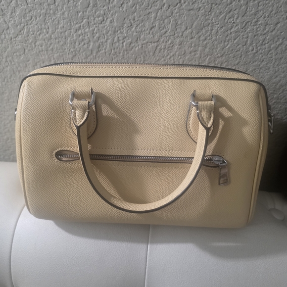 Coach Pastel Yellow Cream Medium Rowan Leather Handbag - Picture 4 of 8